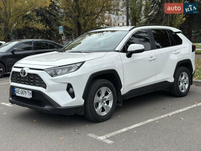Тойота РАВ 4 2021 в Кривом Роге на Automoto.ua Белый Тойота РАВ 4, объемом двигателя 1.99 л и пробегом 51 тыс. км за 26000 $, фото 1 на Automoto.ua