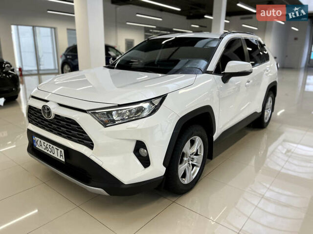 Белый Тойота РАВ 4, объемом двигателя 1.99 л и пробегом 152 тыс. км за 25850 $, фото 1 на Automoto.ua