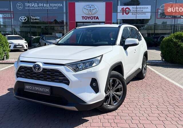 Белый Тойота РАВ 4, объемом двигателя 2.49 л и пробегом 68 тыс. км за 35900 $, фото 1 на Automoto.ua