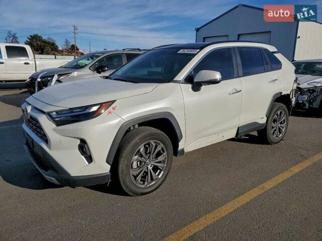 Белый Тойота РАВ 4, объемом двигателя 2.49 л и пробегом 51 тыс. км за 8000 $, фото 1 на Automoto.ua