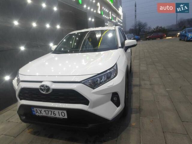 Белый Тойота РАВ 4, объемом двигателя 1.99 л и пробегом 25 тыс. км за 32000 $, фото 1 на Automoto.ua