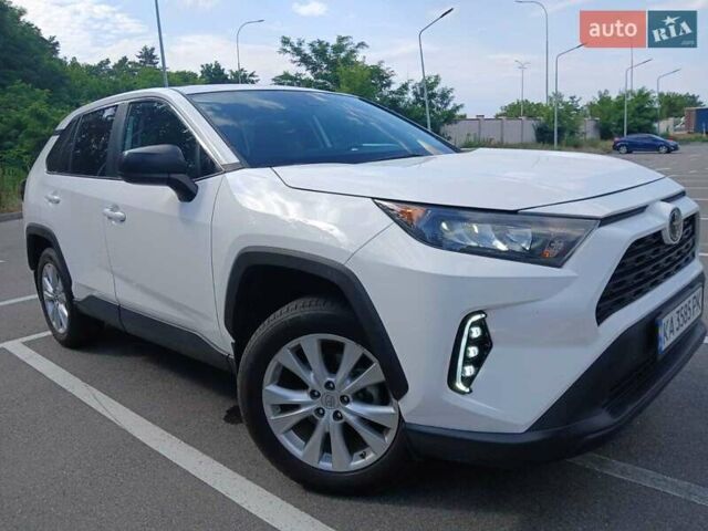 Белый Тойота РАВ 4, объемом двигателя 2.49 л и пробегом 62 тыс. км за 27700 $, фото 1 на Automoto.ua