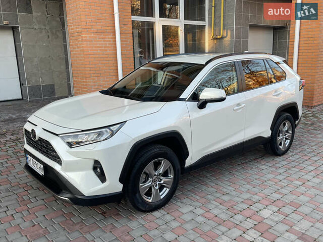 Тойота РАВ 4 2022 в Киеве на Automoto.ua Белый Тойота РАВ 4, объемом двигателя 2 л и пробегом 48 тыс. км за 31800 $, фото 1 на Automoto.ua