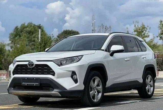 Білий Тойота РАВ 4, об'ємом двигуна 2 л та пробігом 25 тис. км за 25000 $, фото 1 на Automoto.ua