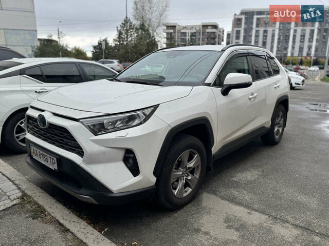 Белый Тойота РАВ 4, объемом двигателя 2.5 л и пробегом 29 тыс. км за 37999 $, фото 1 на Automoto.ua