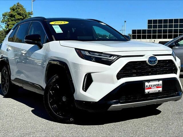 Тойота РАВ 4 2023 в Хмельницком на Automoto.ua Белый Тойота РАВ 4, объемом двигателя 2.5 л и пробегом 12 тыс. км за 15700 $, фото 1 на Automoto.ua