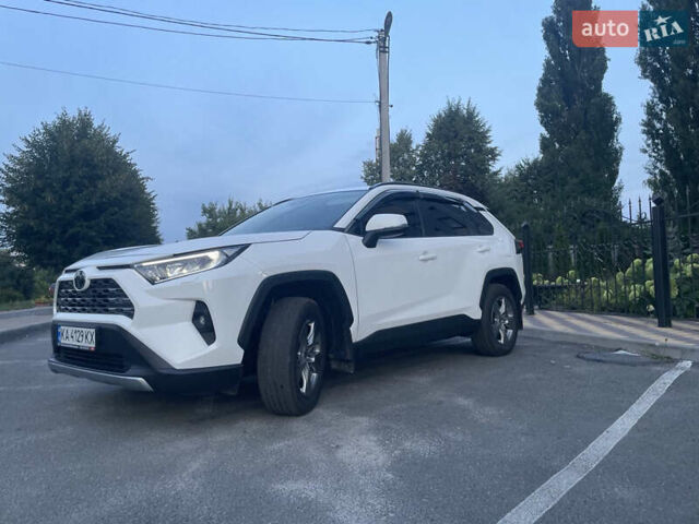 Белый Тойота РАВ 4, объемом двигателя 2 л и пробегом 20 тыс. км за 36900 $, фото 1 на Automoto.ua