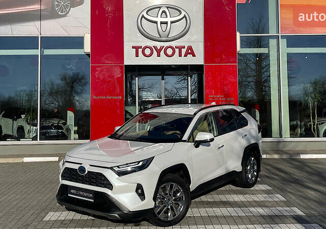 Белый Тойота РАВ 4, объемом двигателя 2.49 л и пробегом 13 тыс. км за 45243 $, фото 1 на Automoto.ua