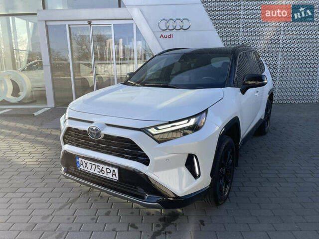 Белый Тойота РАВ 4, объемом двигателя 2.49 л и пробегом 32 тыс. км за 44900 $, фото 1 на Automoto.ua