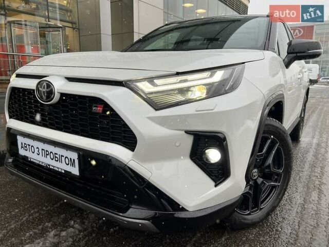 Белый Тойота РАВ 4, объемом двигателя 2.49 л и пробегом 41 тыс. км за 48444 $, фото 1 на Automoto.ua