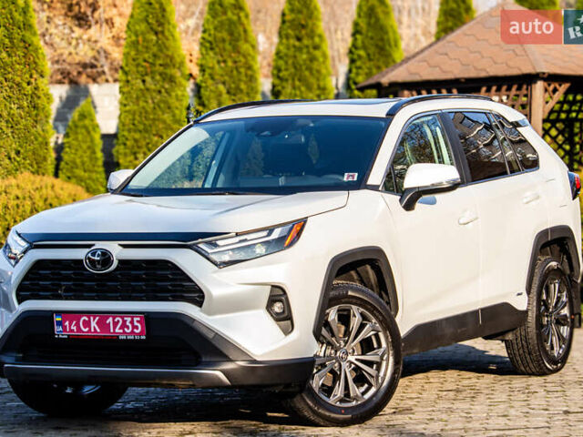 Белый Тойота РАВ 4, объемом двигателя 2.49 л и пробегом 3 тыс. км за 42000 $, фото 1 на Automoto.ua