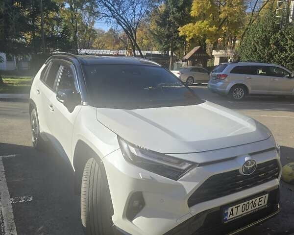 Белый Тойота РАВ 4, объемом двигателя 2.49 л и пробегом 14 тыс. км за 47000 $, фото 1 на Automoto.ua