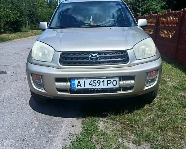 Бежевый Тойота РАВ 4, объемом двигателя 2 л и пробегом 200 тыс. км за 7800 $, фото 1 на Automoto.ua