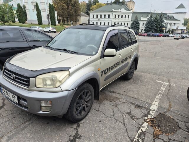 Бежевый Тойота РАВ 4, объемом двигателя 2 л и пробегом 386 тыс. км за 6000 $, фото 1 на Automoto.ua