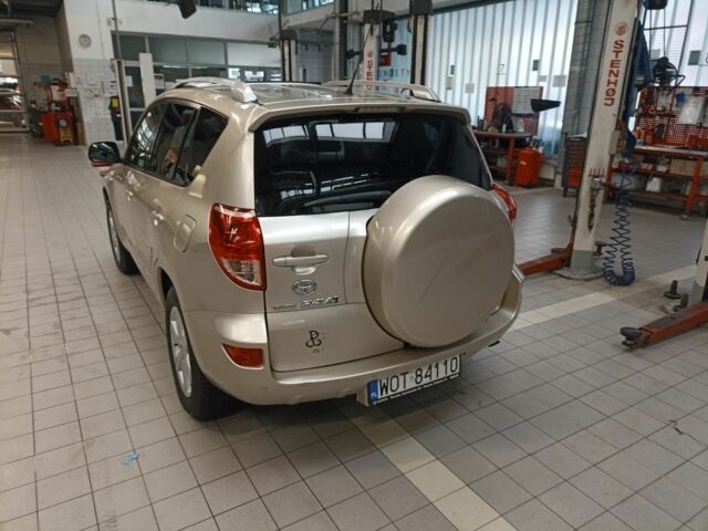 Бежевый Тойота РАВ 4, объемом двигателя 0.2 л и пробегом 250 тыс. км за 2950 $, фото 1 на Automoto.ua