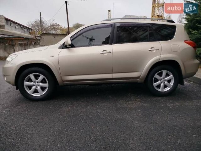 Бежевий Тойота РАВ 4, об'ємом двигуна 2.36 л та пробігом 203 тис. км за 9300 $, фото 1 на Automoto.ua