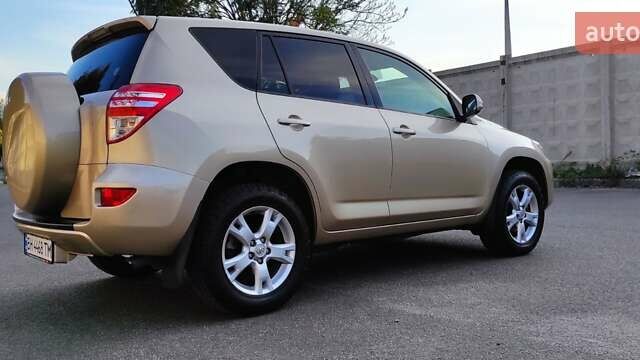 Бежевый Тойота РАВ 4, объемом двигателя 1.99 л и пробегом 145 тыс. км за 12300 $, фото 1 на Automoto.ua