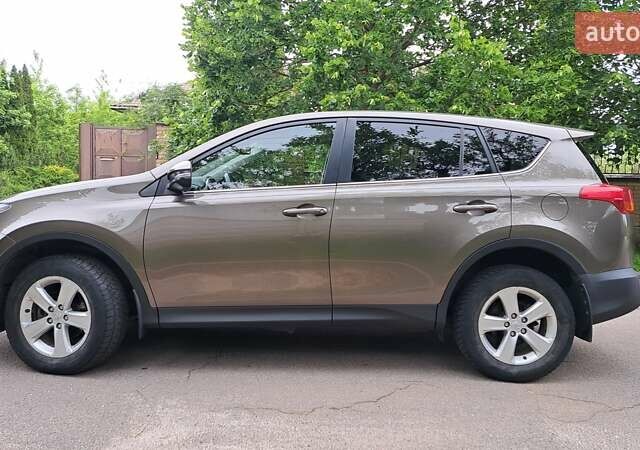 Бежевый Тойота РАВ 4, объемом двигателя 2.23 л и пробегом 130 тыс. км за 17500 $, фото 1 на Automoto.ua