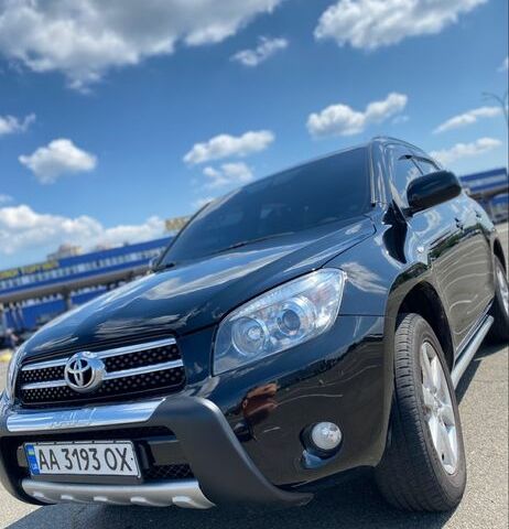 Чорний Тойота РАВ 4, об'ємом двигуна 2 л та пробігом 310 тис. км за 9397 $, фото 1 на Automoto.ua