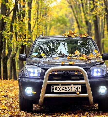 Черный Тойота РАВ 4, объемом двигателя 2 л и пробегом 224 тыс. км за 9000 $, фото 1 на Automoto.ua