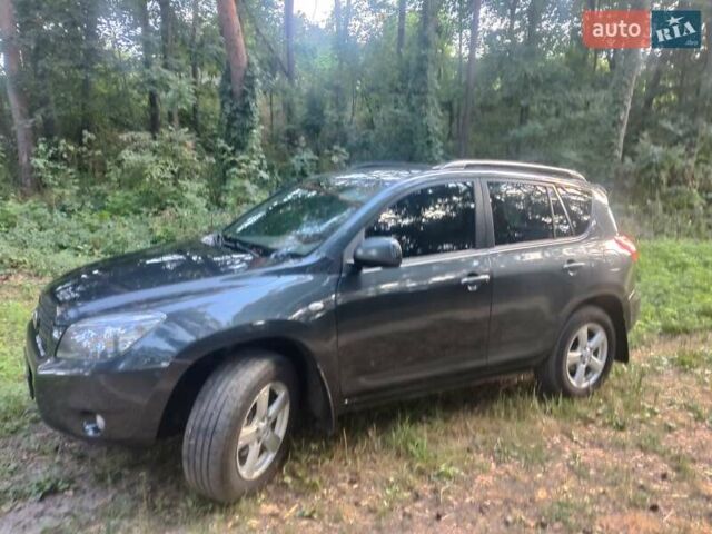 Черный Тойота РАВ 4, объемом двигателя 2 л и пробегом 294 тыс. км за 8300 $, фото 1 на Automoto.ua