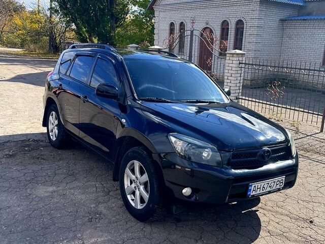 Чорний Тойота РАВ 4, об'ємом двигуна 2.4 л та пробігом 240 тис. км за 9600 $, фото 1 на Automoto.ua