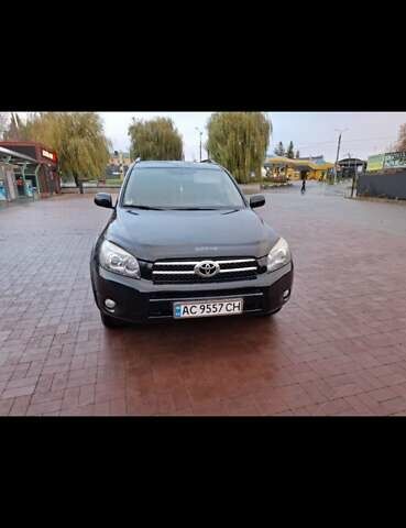 Черный Тойота РАВ 4, объемом двигателя 2.2 л и пробегом 250 тыс. км за 8300 $, фото 1 на Automoto.ua