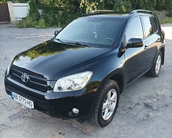 Чорний Тойота РАВ 4, об'ємом двигуна 2 л та пробігом 240 тис. км за 10300 $, фото 1 на Automoto.ua