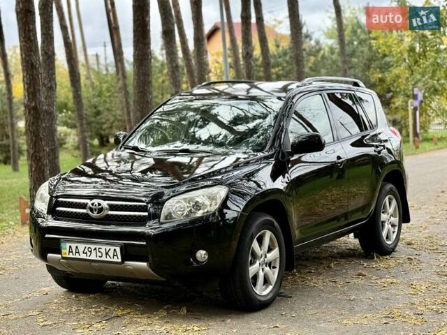 Чорний Тойота РАВ 4, об'ємом двигуна 2 л та пробігом 183 тис. км за 10750 $, фото 1 на Automoto.ua