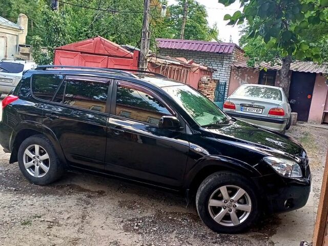Черный Тойота РАВ 4, объемом двигателя 2.4 л и пробегом 316 тыс. км за 7800 $, фото 1 на Automoto.ua