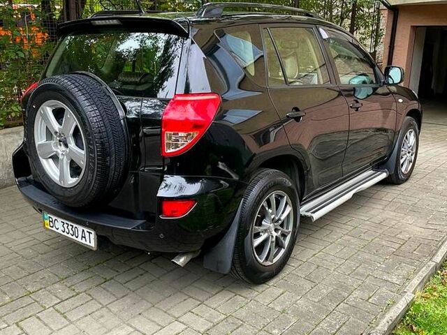 Тойота РАВ 4 2007 у Львові на Automoto.ua Чорний Тойота РАВ 4, об'ємом двигуна 2 л та пробігом 162 тис. км за 9800 $, фото 1 на Automoto.ua