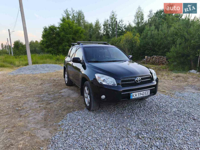 Черный Тойота РАВ 4, объемом двигателя 2 л и пробегом 127 тыс. км за 10500 $, фото 1 на Automoto.ua