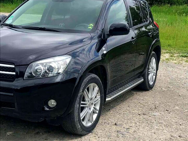 Черный Тойота РАВ 4, объемом двигателя 2.2 л и пробегом 235 тыс. км за 9500 $, фото 1 на Automoto.ua