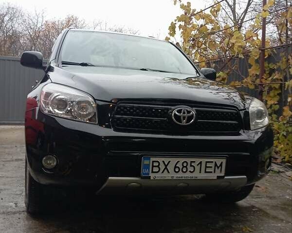 Черный Тойота РАВ 4, объемом двигателя 2 л и пробегом 225 тыс. км за 9000 $, фото 1 на Automoto.ua