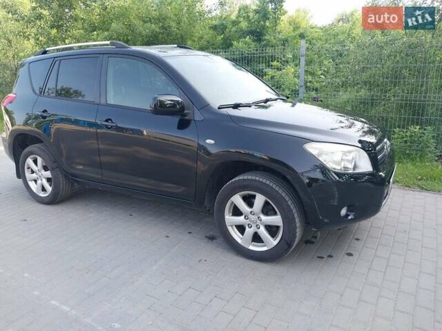 Черный Тойота РАВ 4, объемом двигателя 2.2 л и пробегом 250 тыс. км за 9500 $, фото 1 на Automoto.ua