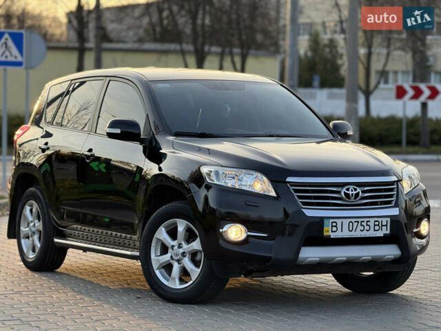 Черный Тойота РАВ 4, объемом двигателя 2 л и пробегом 173 тыс. км за 13300 $, фото 1 на Automoto.ua