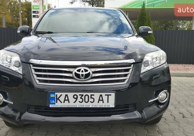 Чорний Тойота РАВ 4, об'ємом двигуна 2 л та пробігом 184 тис. км за 12500 $, фото 1 на Automoto.ua