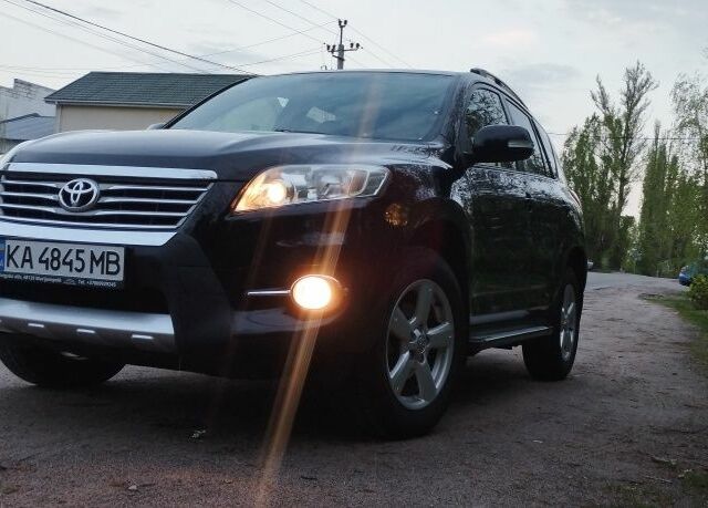 Черный Тойота РАВ 4, объемом двигателя 2.2 л и пробегом 250 тыс. км за 15500 $, фото 1 на Automoto.ua