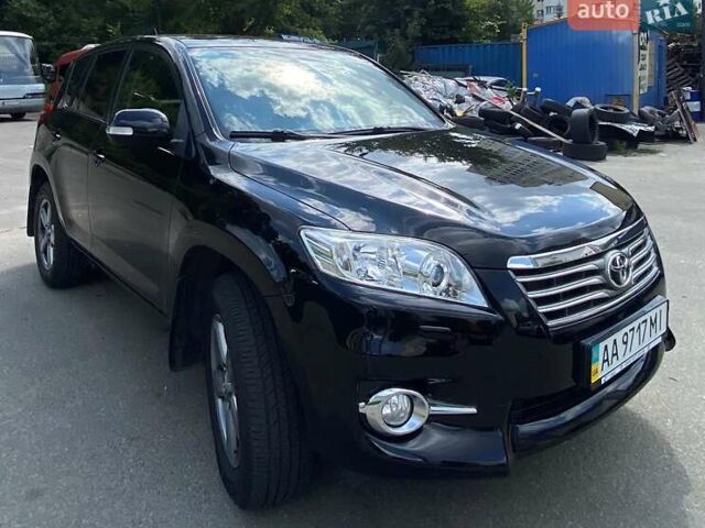 Черный Тойота РАВ 4, объемом двигателя 2 л и пробегом 107 тыс. км за 16000 $, фото 1 на Automoto.ua