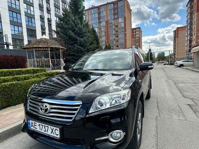 Черный Тойота РАВ 4, объемом двигателя 1.99 л и пробегом 210 тыс. км за 13500 $, фото 1 на Automoto.ua