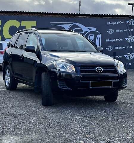 Чорний Тойота РАВ 4, об'ємом двигуна 2.49 л та пробігом 155 тис. км за 11800 $, фото 1 на Automoto.ua