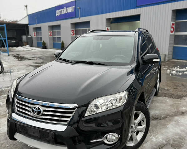 Черный Тойота РАВ 4, объемом двигателя 2 л и пробегом 173 тыс. км за 13500 $, фото 1 на Automoto.ua