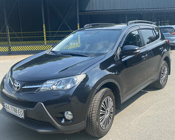 Черный Тойота РАВ 4, объемом двигателя 2 л и пробегом 230 тыс. км за 15000 $, фото 1 на Automoto.ua