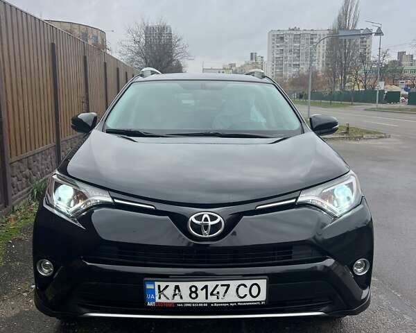 Черный Тойота РАВ 4, объемом двигателя 2.49 л и пробегом 172 тыс. км за 16750 $, фото 1 на Automoto.ua