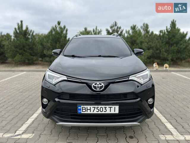 Черный Тойота РАВ 4, объемом двигателя 2.2 л и пробегом 150 тыс. км за 20500 $, фото 1 на Automoto.ua
