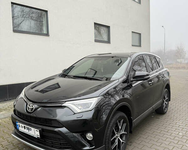 Чорний Тойота РАВ 4, об'ємом двигуна 2.23 л та пробігом 240 тис. км за 19900 $, фото 1 на Automoto.ua