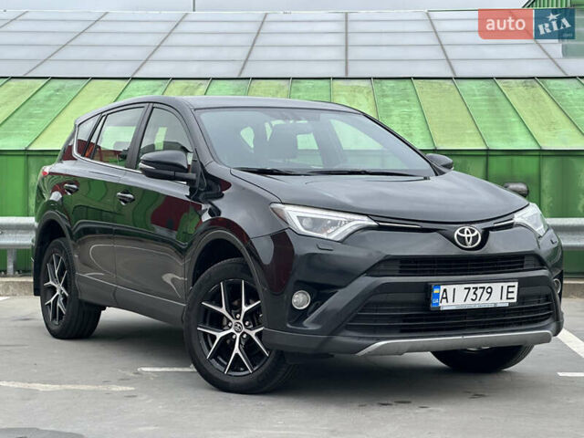 Тойота РАВ 4 2017 в Киеве на Automoto.ua Черный Тойота РАВ 4, объемом двигателя 2.23 л и пробегом 207 тыс. км за 18000 $, фото 1 на Automoto.ua
