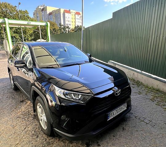 Черный Тойота РАВ 4, объемом двигателя 2 л и пробегом 56 тыс. км за 23500 $, фото 1 на Automoto.ua