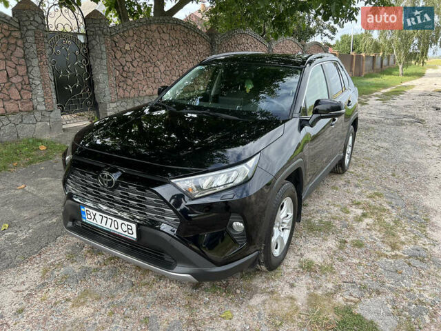 Черный Тойота РАВ 4, объемом двигателя 1.99 л и пробегом 105 тыс. км за 28500 $, фото 1 на Automoto.ua
