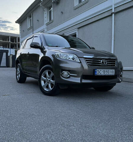 Коричневий Тойота РАВ 4, об'ємом двигуна 2.2 л та пробігом 230 тис. км за 14500 $, фото 1 на Automoto.ua